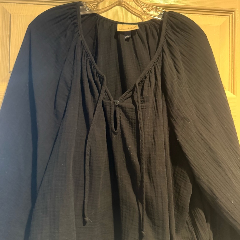 Universal Thread Navy Blouse - Picture 3 of 5